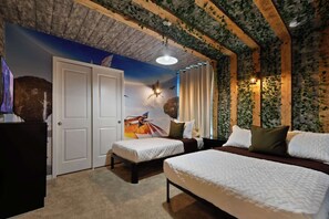 10 bedrooms, individually decorated, individually furnished, bed sheets - Extraordinary 10br Private Pool Spa Near Disney (Davenport)