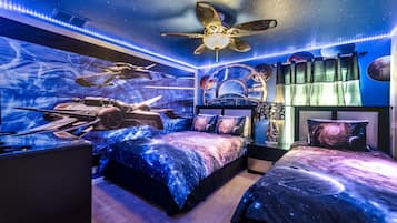 House, Multiple Beds, Pool Access, Pool View (2695ML WH) | 6 bedrooms, individually decorated, individually furnished, bed sheets