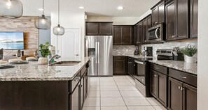 Casa, varias camas, acceso a la alberca (2433DS WAW_05) | Cocina privada | Cafetera y tetera 