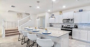 Casa, varias camas, acceso a la alberca, vista a la alberca (621JL WIR) | Cocina privada | Cafetera y tetera 