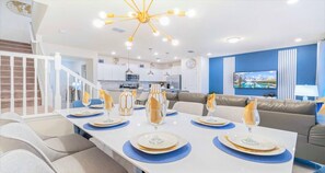 Ferienhaus, Mehrere Betten, Poolzugang, Poolblick (621JL WIR) | Speisen