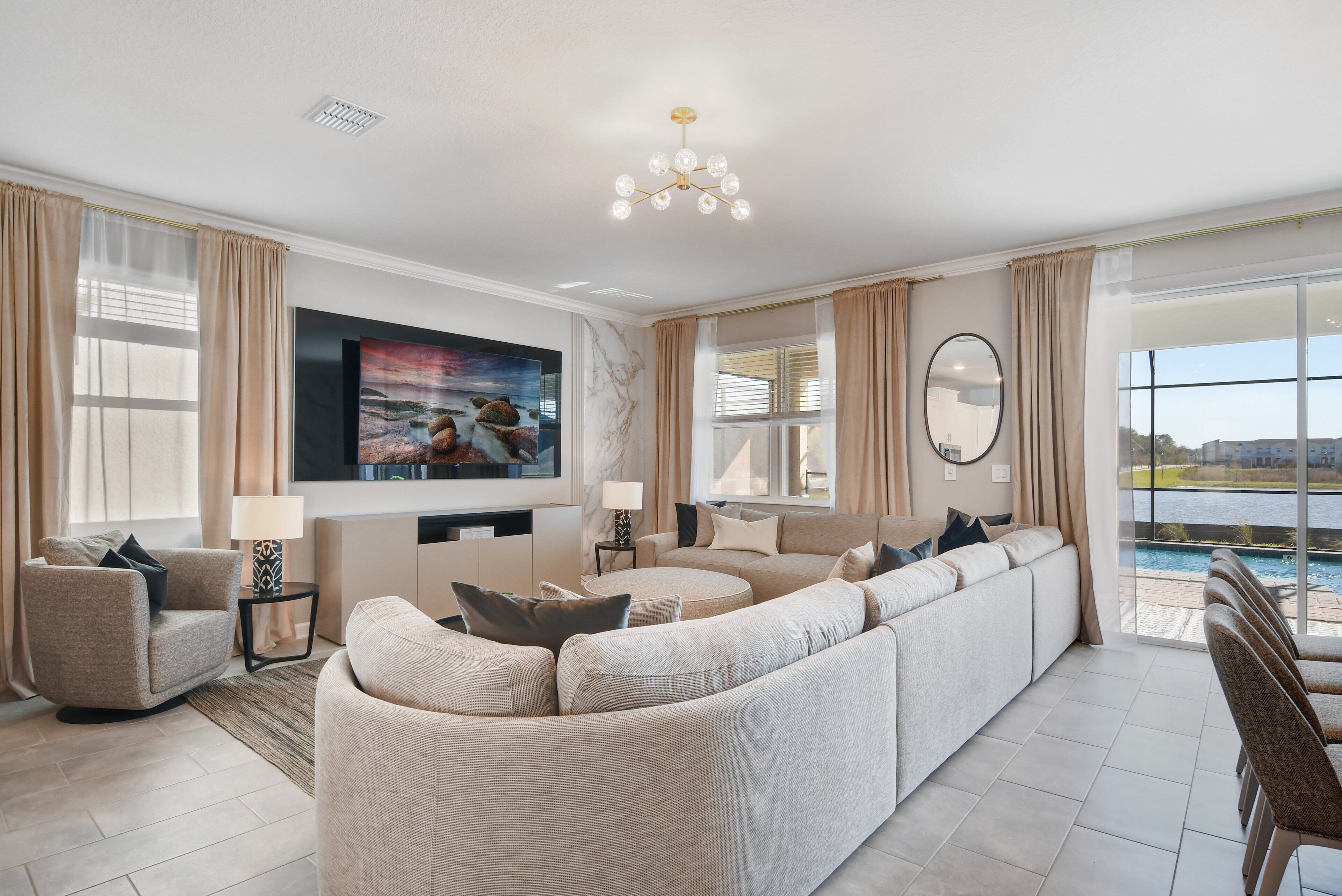 Casa, varias camas, acceso a la alberca, vista a la alberca (4304PW SL) | Área de sala de estar