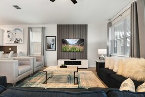 House, Multiple Beds, Pool Access (9130SHD CG_02) | Living area