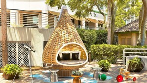 Terrace/patio - Hilton Head Condo @ Port Royal w/ Westin Amenities, 2Bed/2Bath,  Free Golf (Hilton Head Island)