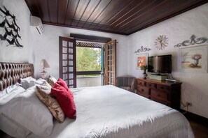 Villa | 6 bedrooms, iron/ironing board, free WiFi, bed sheets - Sítio Dels Serrans - Jacareí (Jacarei)