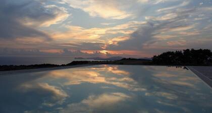Between Sky and Sea Apartment with pool on the Gulf of Alghero