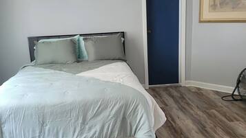 2 bedrooms, iron/ironing board, WiFi, bed sheets