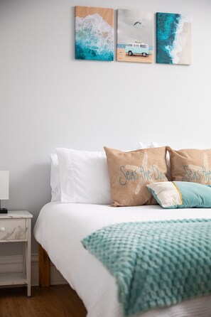 6 slaapkamers, een strijkplank/strijkijzer, reisbedje, gratis wifi