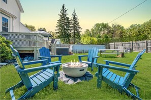 Terrace/patio - Family Favorite! Heated Pool, Hot Tub, Sleeps 16+ (South Haven)