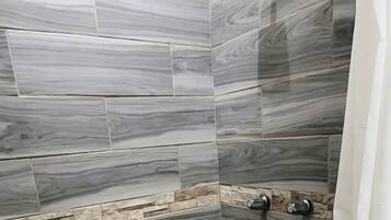 Comfort Room | Bathroom | Shower, towels