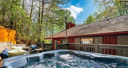Dog Friendly - Wood Fireplace - Hot Tub - 10 min to National Park & Ober Mtn