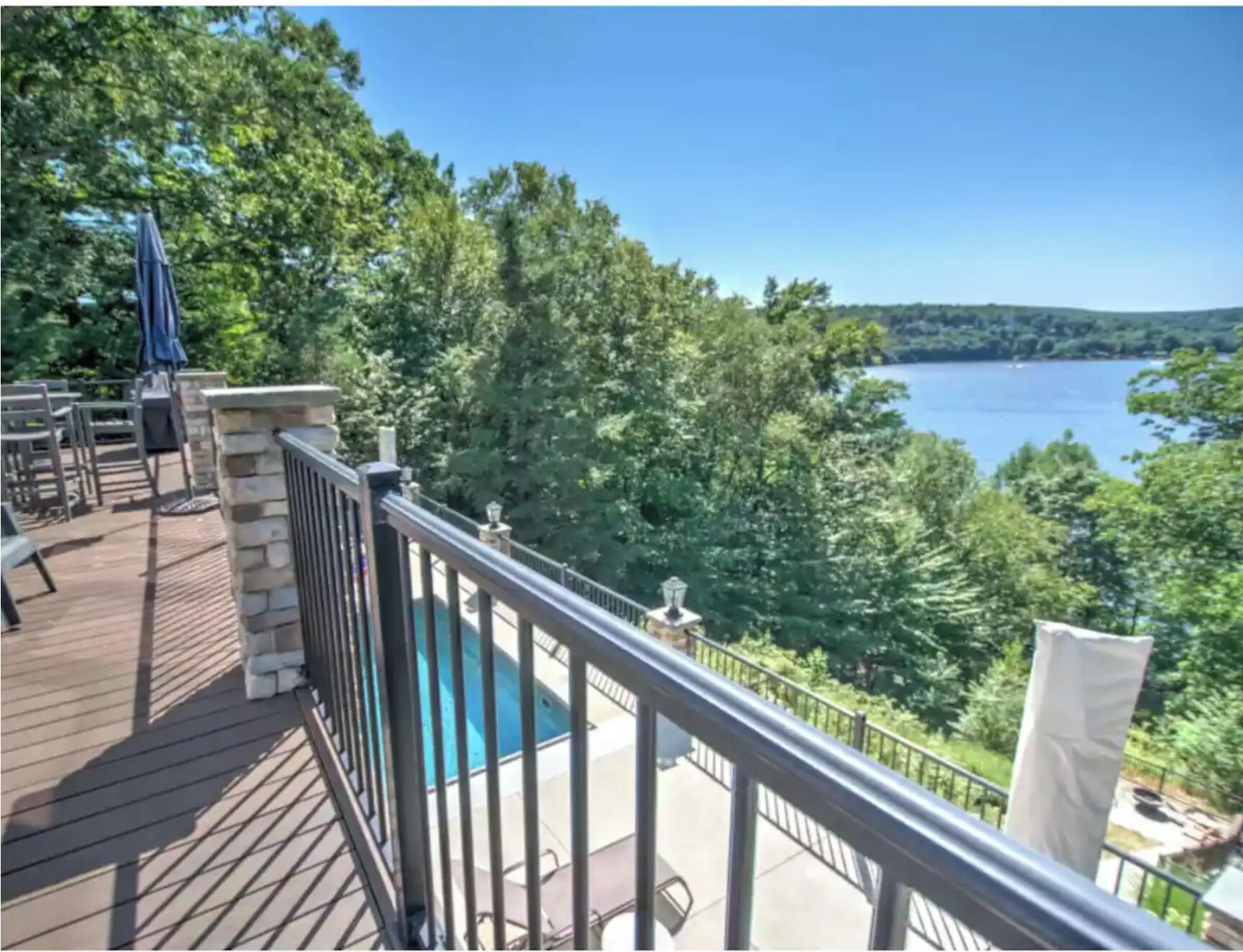 Gorgeous, Lake-Front Retreat at Lake Wallenpaupack! Perfect year-round!