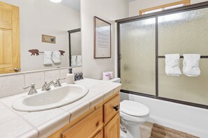 Bathroom - Papa Bear's Hideout (Big Bear Lake)