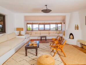 Télévision, cheminée