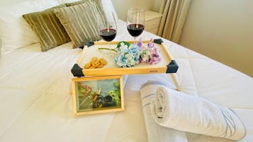 Basic Apartment | 4 bedrooms, free WiFi, bed sheets