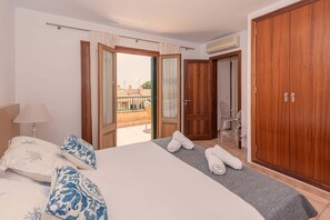 4 soverom, strykejern/-brett, wi-fi (inkludert) og sengetøy