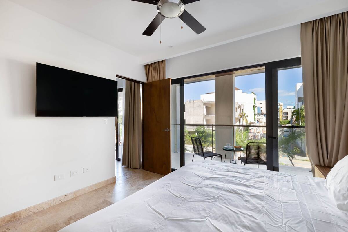 Premium Apartment | In-room safe, desk, WiFi (free)