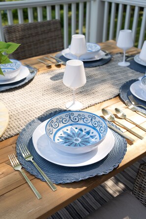 Outdoor dining