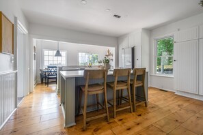 Dining - Lakeview Luxury Farmhouse Retreat + Hot Tub (Cobourg)