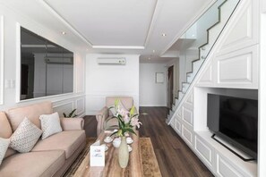 Living area - Stella - Penthouse - Ben Thanh Tower (Ho Chi Minh City)