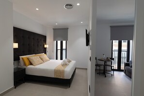 Comfort Suite | 1 bedroom, premium bedding, down duvets, free minibar items - Suites Puerto Valencia (Valencia)
