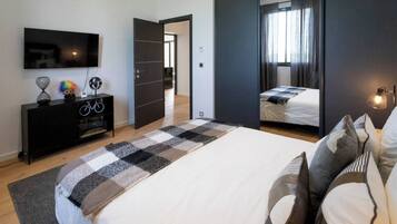 5 slaapkamers, een strijkplank/strijkijzer, wifi, beddengoed