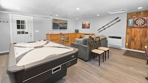 Games room - Peaceful Pines Panorama (Big Bear Lake)