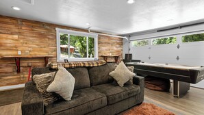 Games room - Peaceful Pines Panorama (Big Bear Lake)