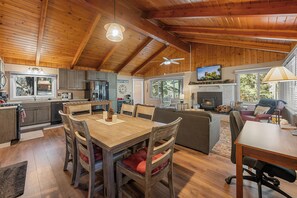 Electric kettle, toaster - Peaceful Pines Panorama (Big Bear Lake)
