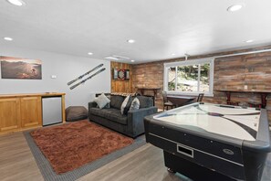 Games room - Peaceful Pines Panorama (Big Bear Lake)