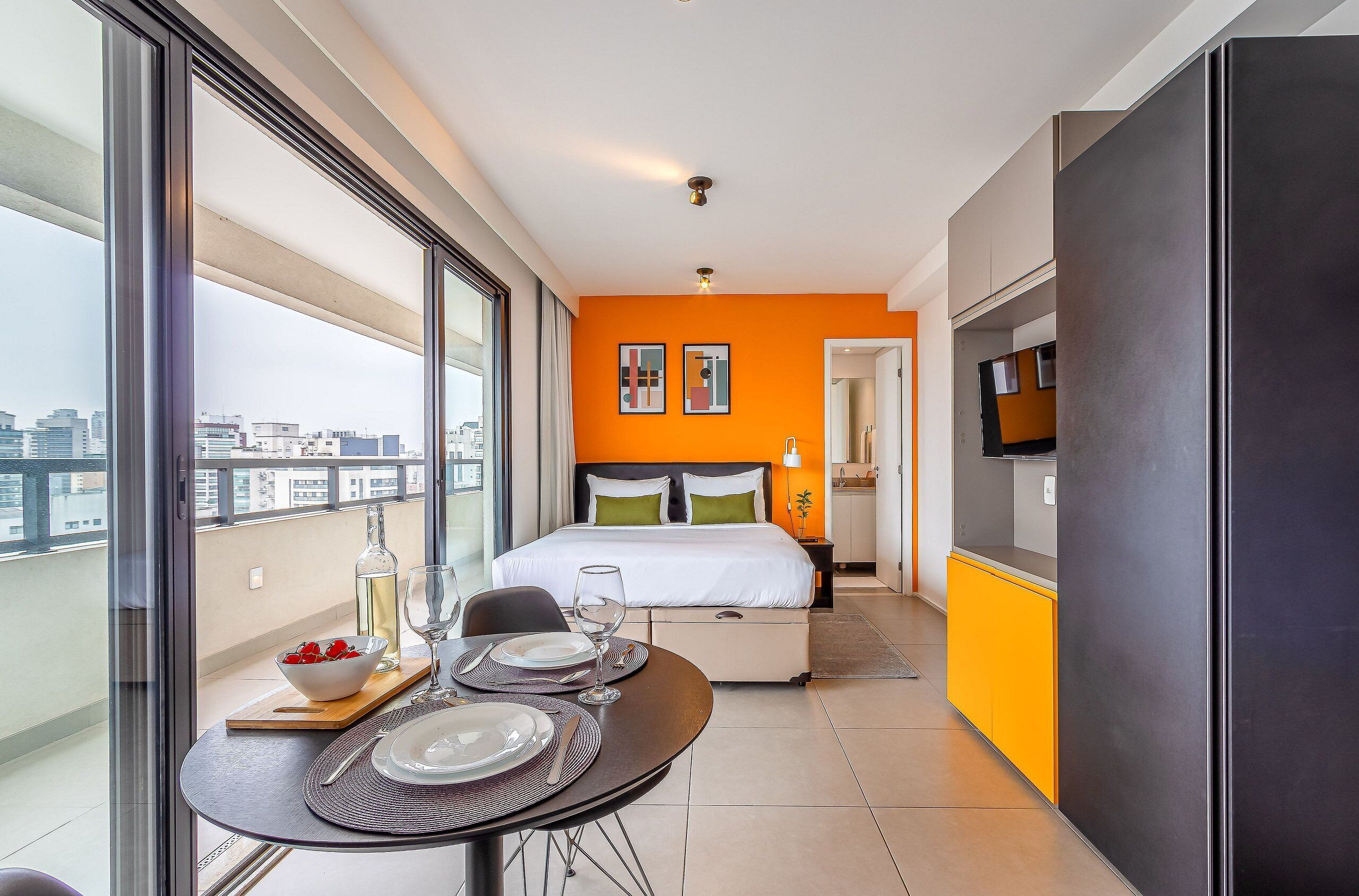 Luxury Studio | Individually decorated, free WiFi, bed sheets