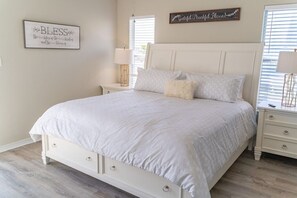6 bedrooms, iron/ironing board, WiFi, bed sheets
