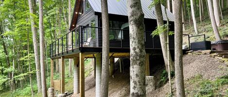 المنشأة من الخارج