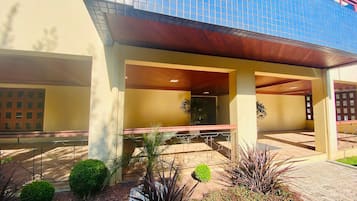 Basic Apartment | Exterior