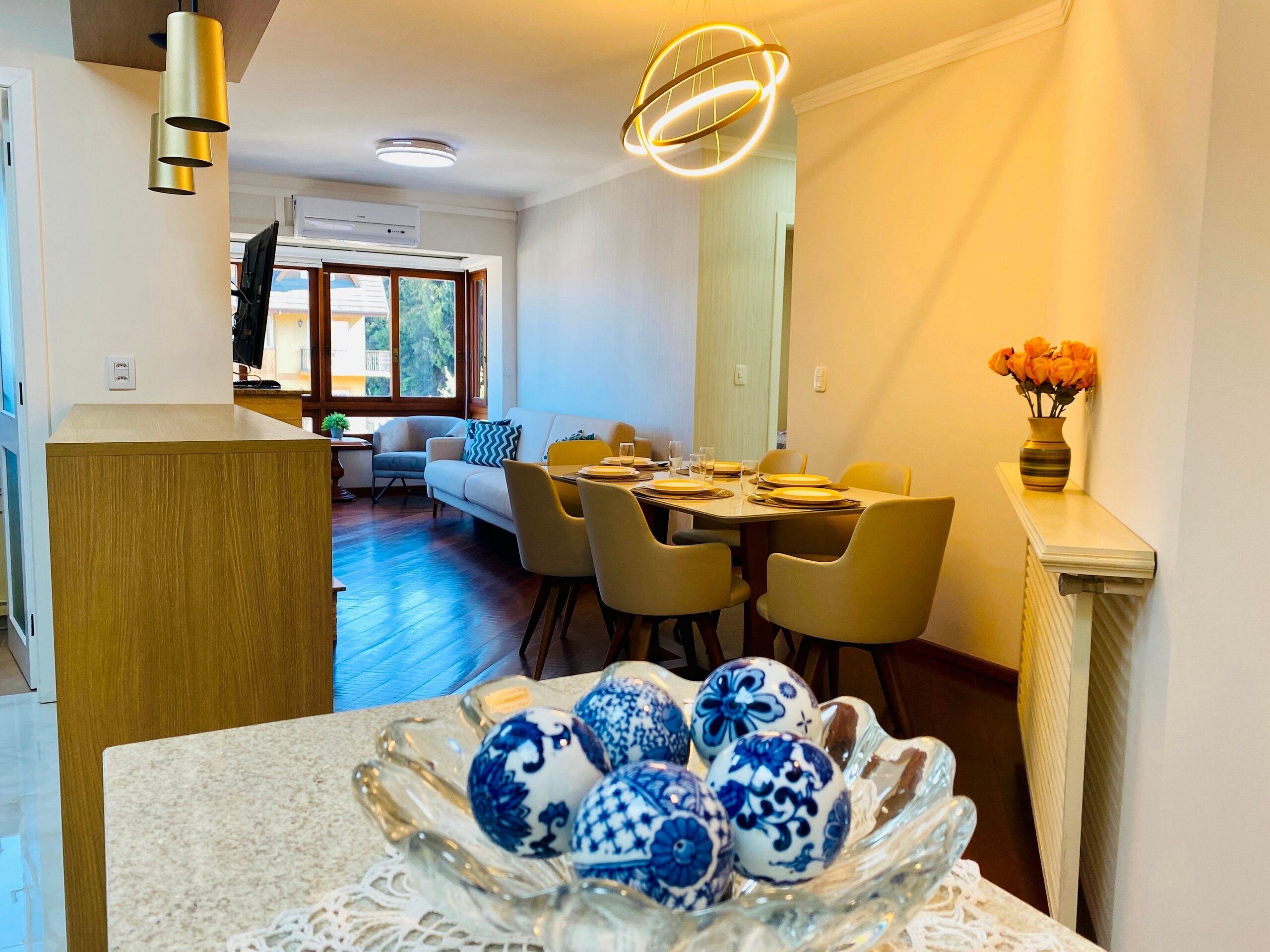 Basic Apartment | Dining