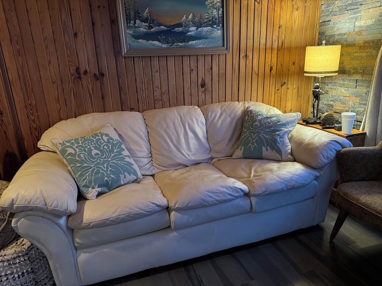Breathtaking Ozark Views + Private Hot Tub - Harrison, AR
