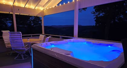 Amazing View with hot tub