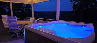 Amazing View with hot tub