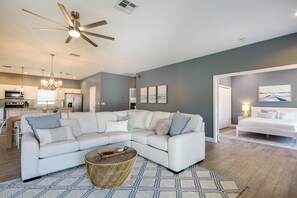 TV - Florida Gem: Saltwater Pool By Beaches & Kayaking! (Jensen Beach)