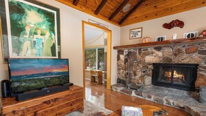 Fireplace - Boulder Pines (Big Bear Lake)