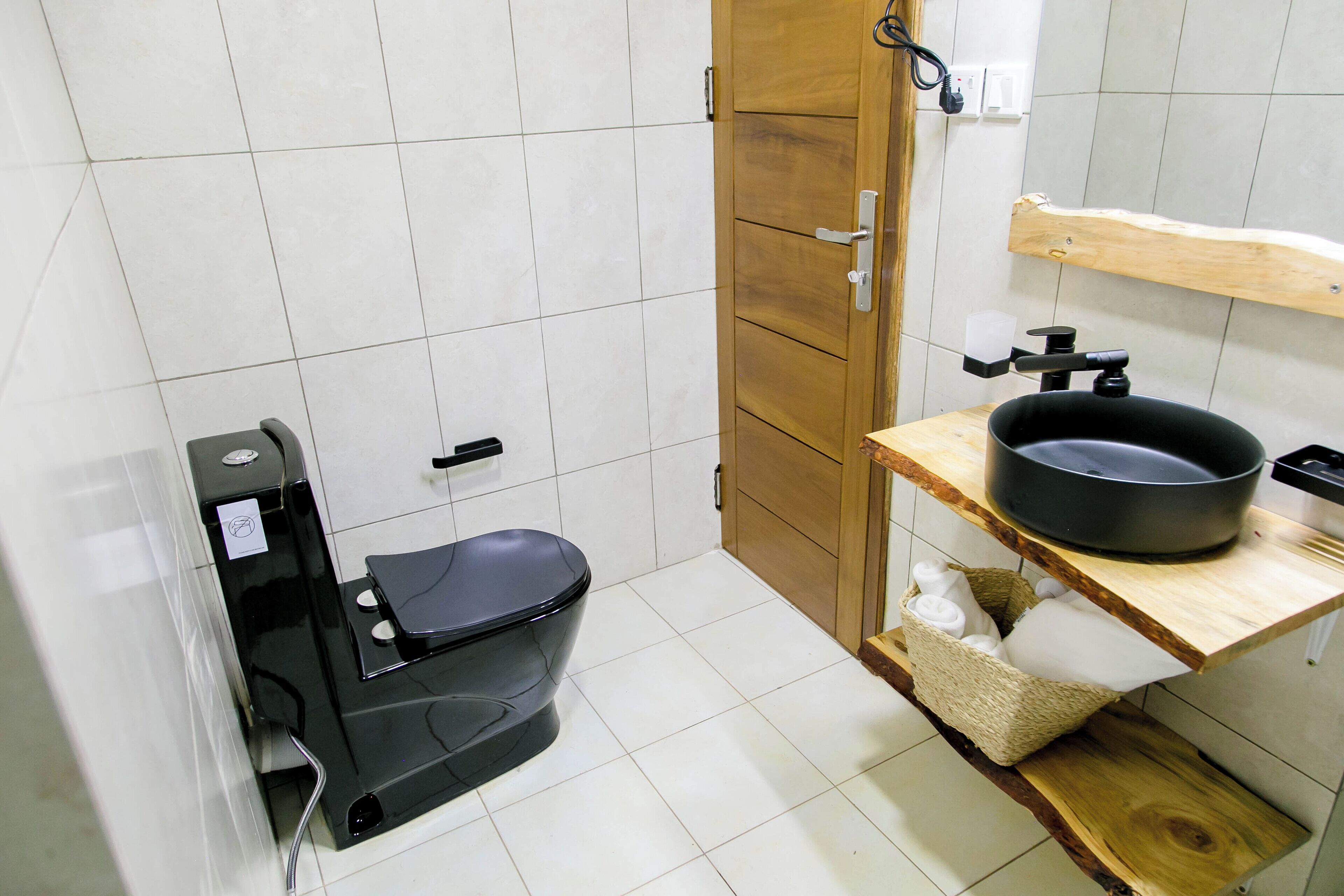 Dusche, Handtücher, Seife, Toilettenpapier