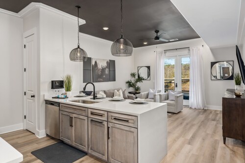 2 Bedroom, Main Level