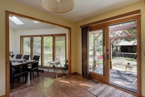 Dining - Cozy Home Away From Home In Dells with Hot Tub and Firepit (Wisconsin Dells)