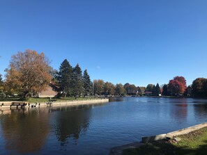 Exterior - Waterfront cottage in Lagoon City resort at Lake Simcoe access to private beach (Brechin)