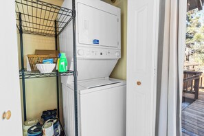 Laundry - Dream Street Escape  (Big Bear Lake)