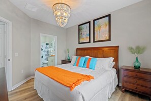 4 Schlafzimmer, Schreibtisch, Bügeleisen/Bügelbrett, Reisekinderbett