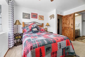 3 bedrooms, free WiFi - Edventures Await (Big Bear City)