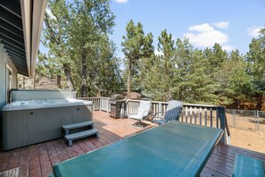 Private spa tub - Edventures Await  (Big Bear City)