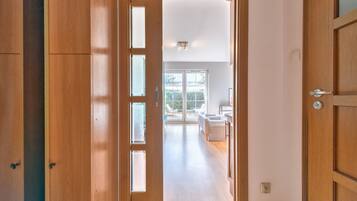 Standard Studio Suite | Private kitchen | Fridge, stovetop, electric kettle, highchair