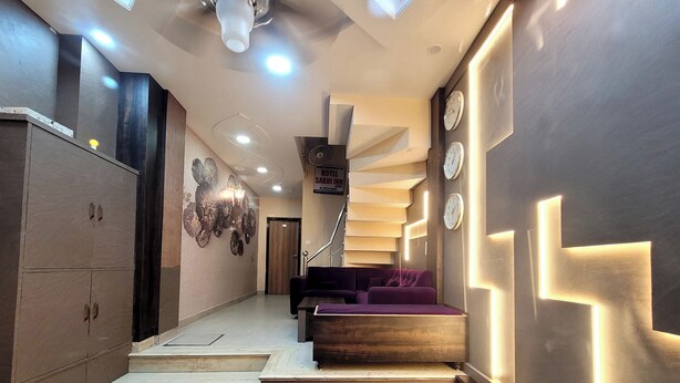 Ảnh chưa phân loại, 1 trong số 8 ảnh, nút